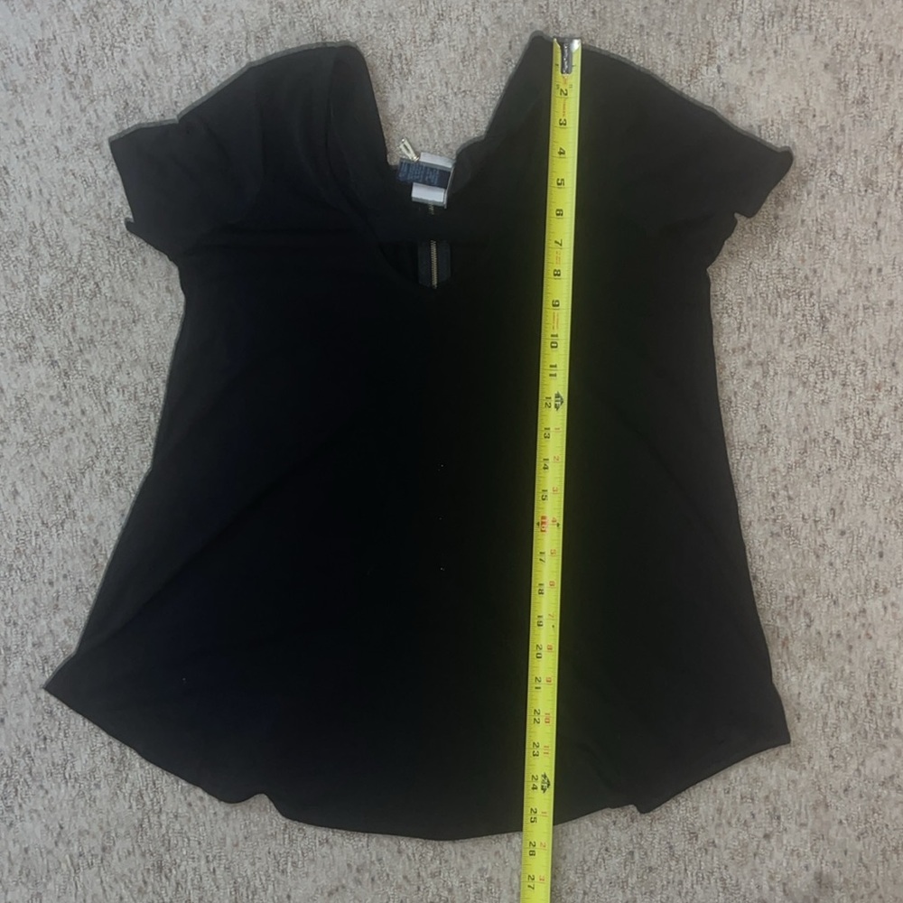 Daytrip Split neck V neck top - Picture 8 of 8
